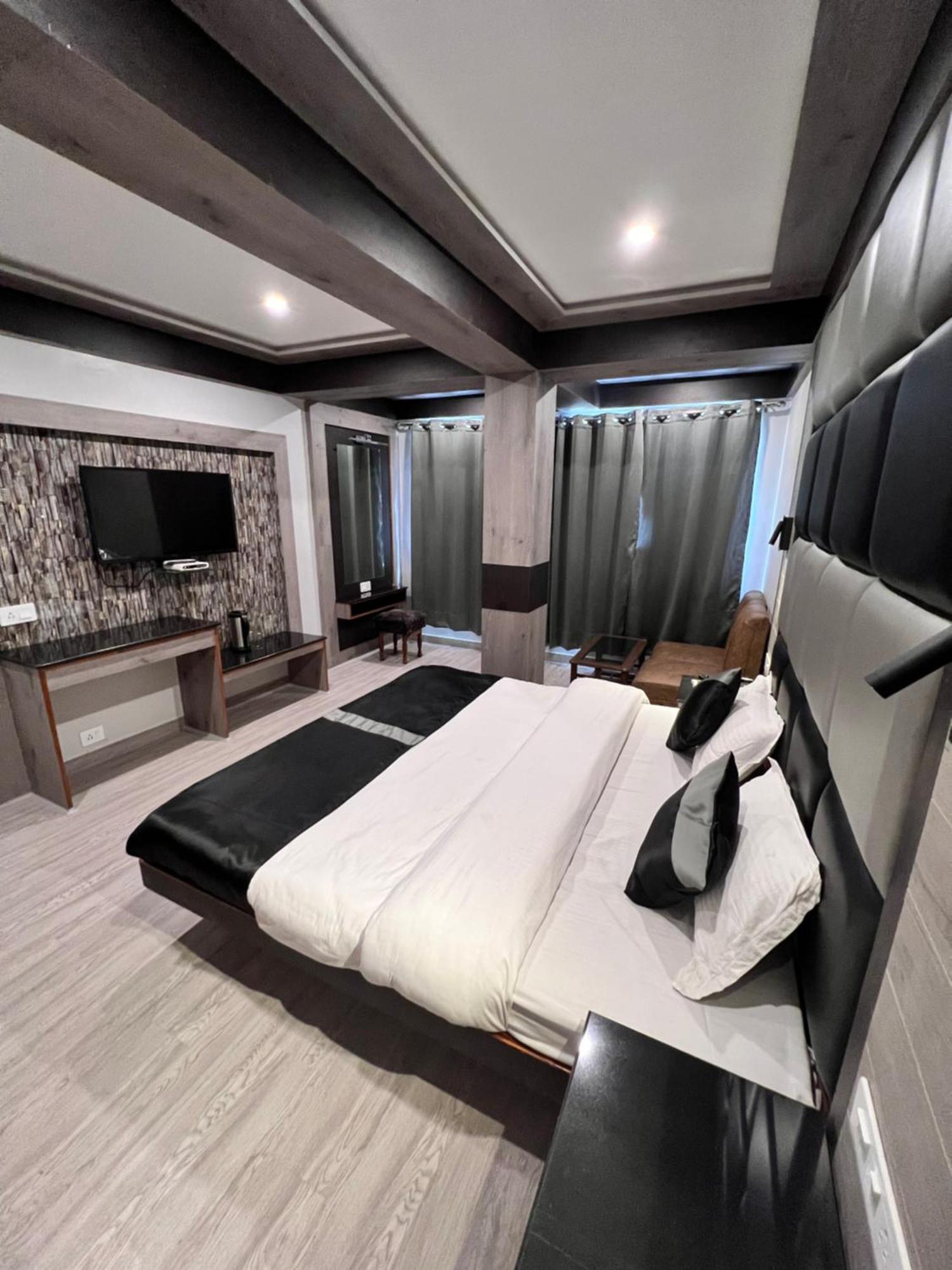 Victory Hotel And Restaurant By Gs Hospitality Shimla Zewnętrze zdjęcie